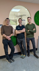 Forschungsteam: (v. l.) Karsten Schulz und Mathew Herrnegger vom Institut für Hydrologie und Wasserwirtschaft, und Moritz Feigl, BOKU-Promovend und Start-up baseflow AI solutions